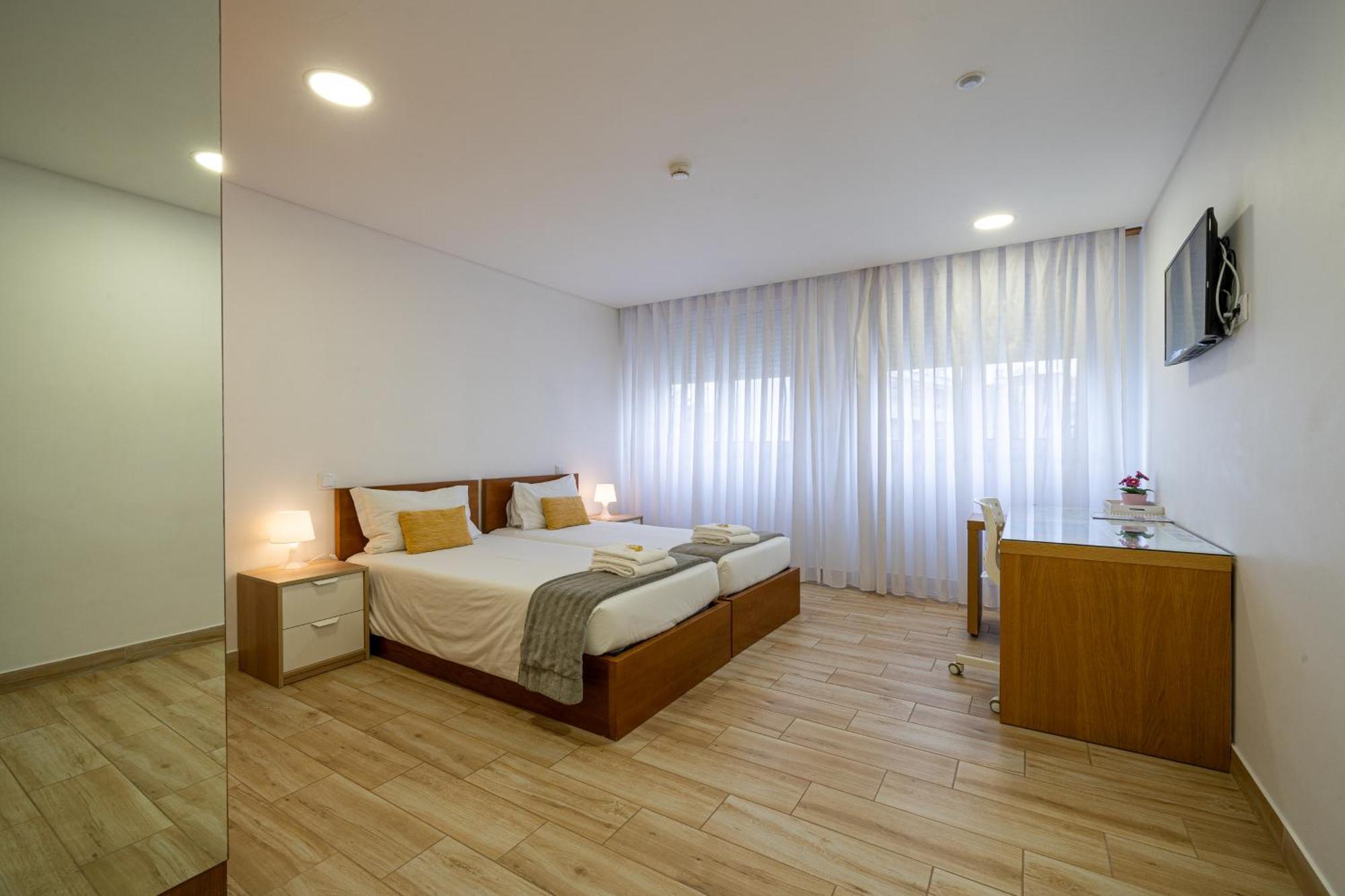 Central Suites Sao Joao da Madeira Bagian luar foto
