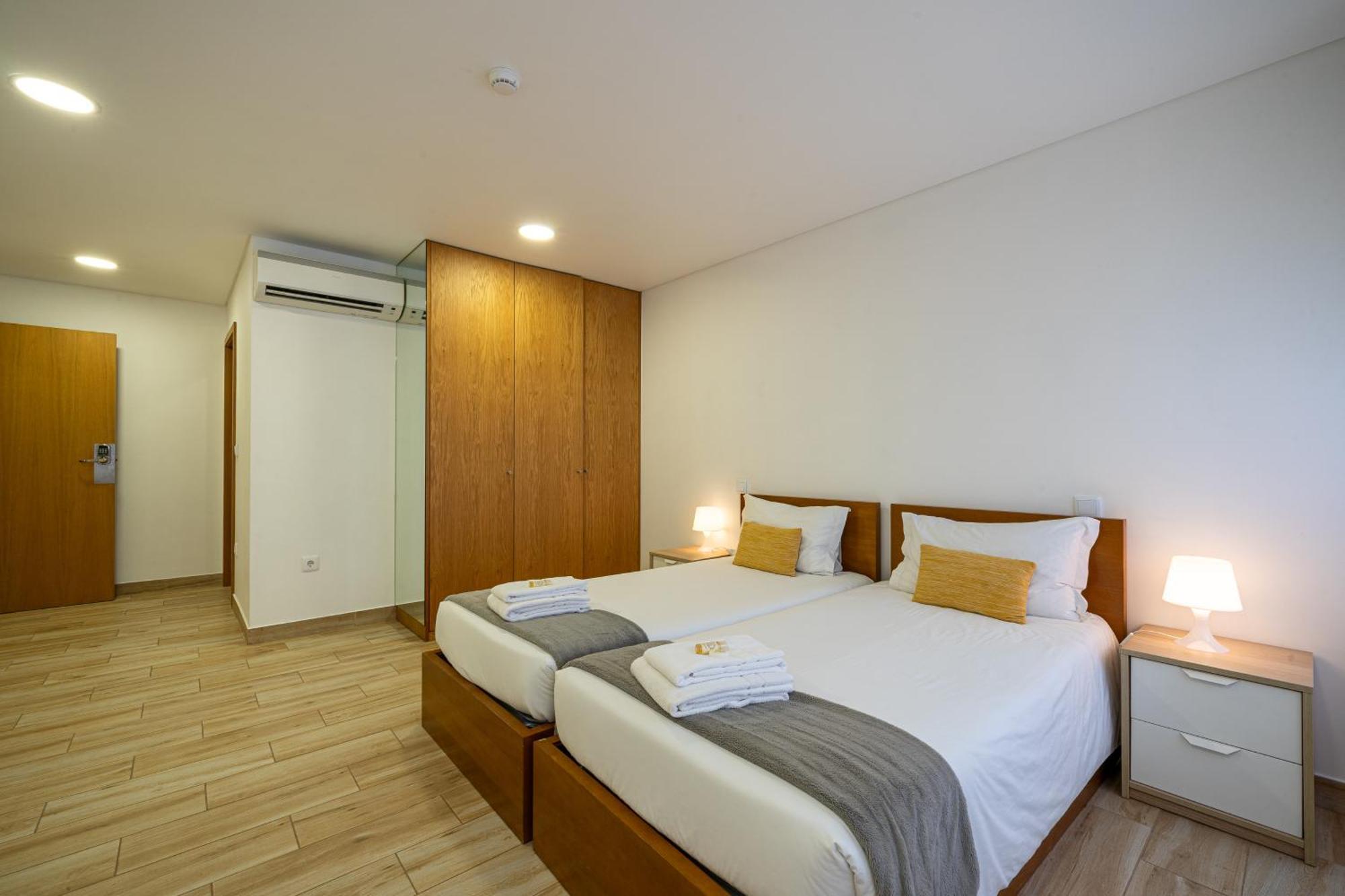 Central Suites Sao Joao da Madeira Bagian luar foto